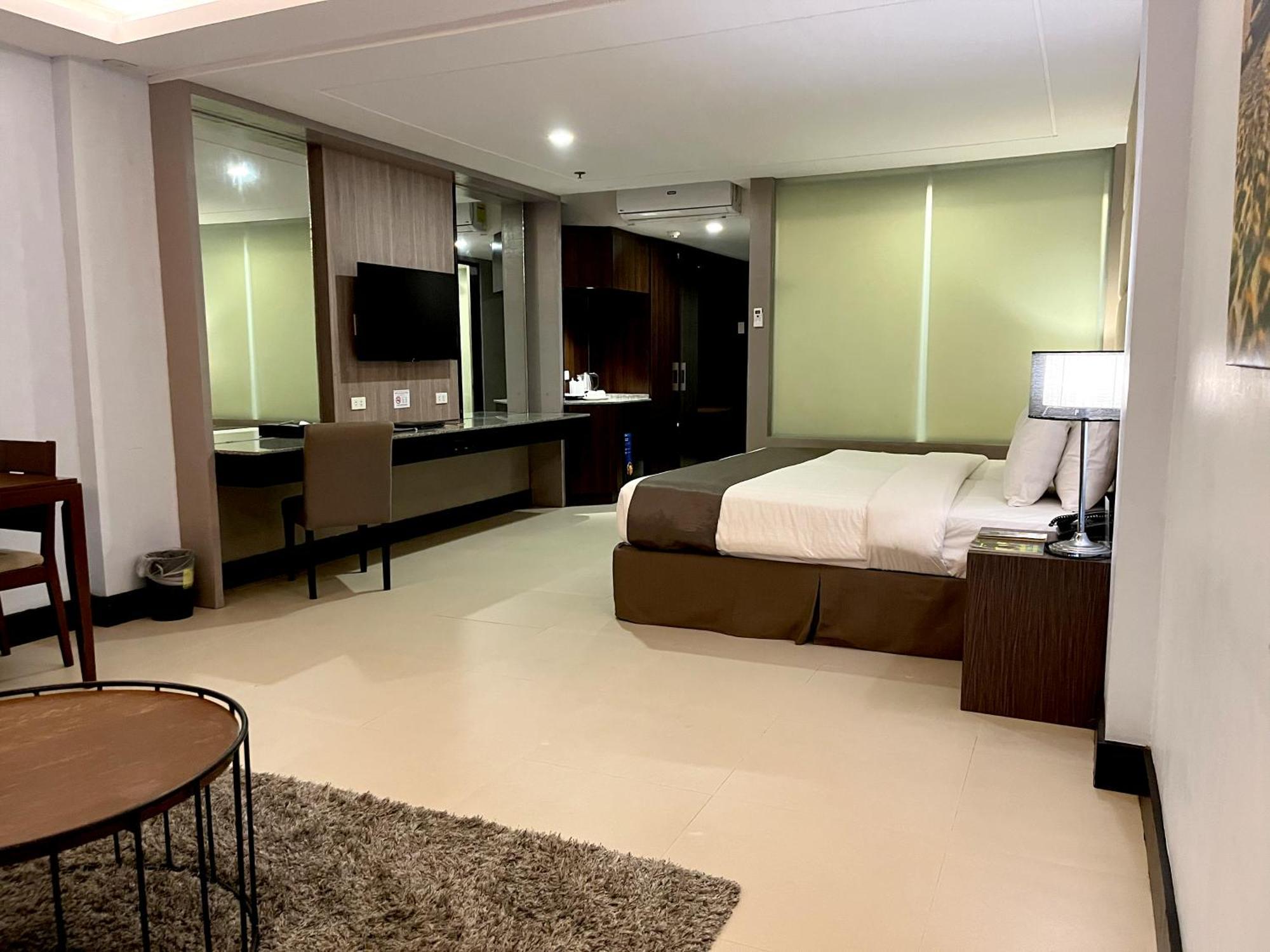 Hotel Del Rio Iloilo City Exterior foto