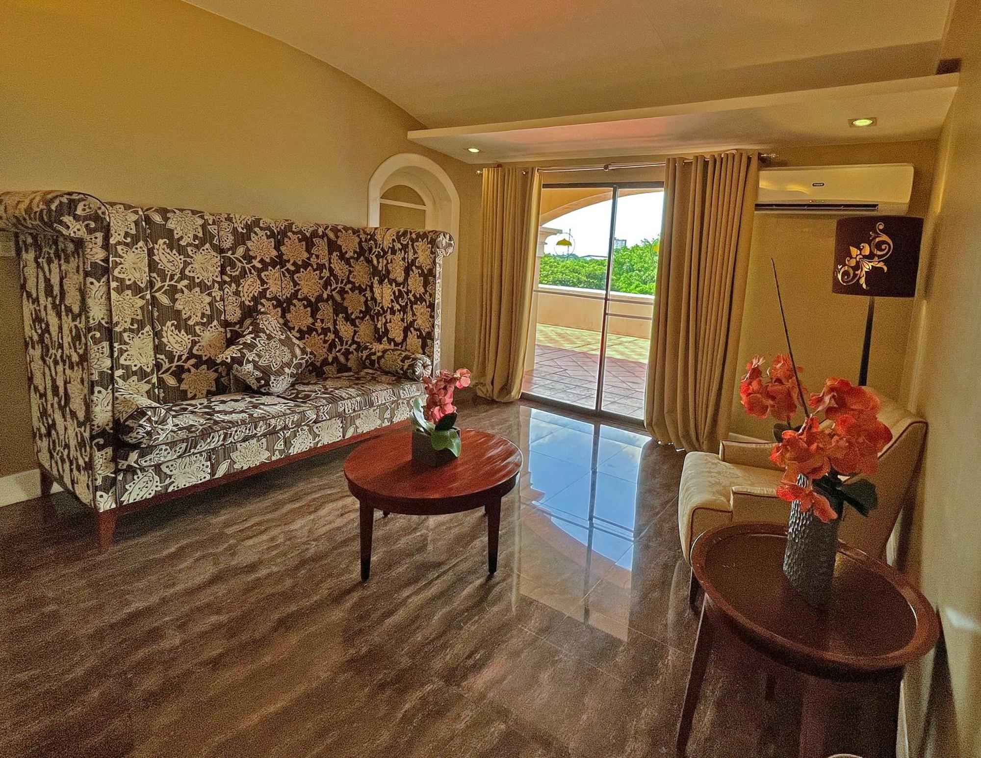 Hotel Del Rio Iloilo City Exterior foto