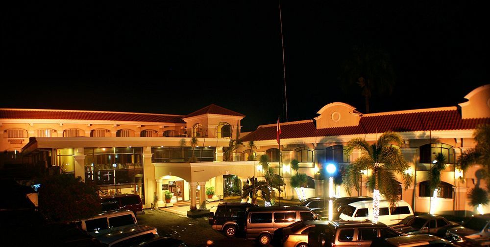 Hotel Del Rio Iloilo City Exterior foto